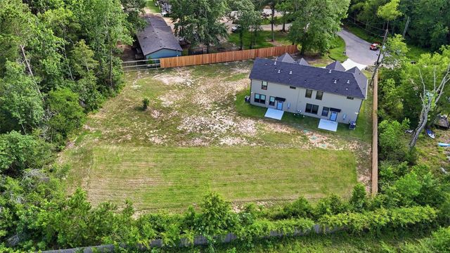 12204 Hairston Circle B, Willis, TX 77318
