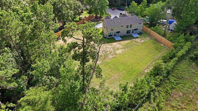 12204 Hairston Circle B, Willis, TX 77318