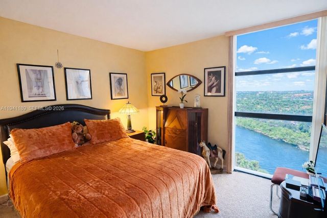 20505 E Country Club Dr 1033, Aventura, FL 33180