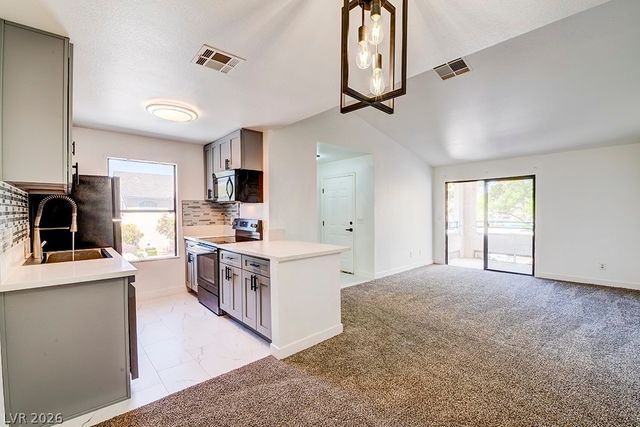 5121 Lindell Road 206, Las Vegas, NV 89118