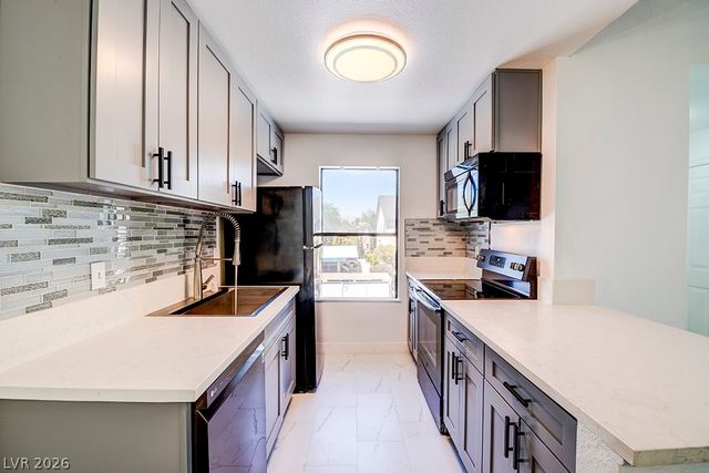 5121 Lindell Road 206, Las Vegas, NV 89118