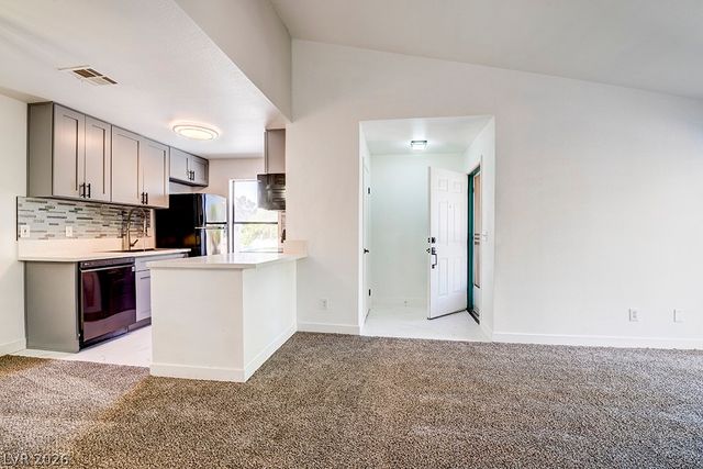 5121 Lindell Road 206, Las Vegas, NV 89118