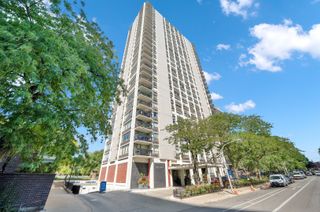 1455 N Sandburg Terrace 2604, Chicago, IL 60610