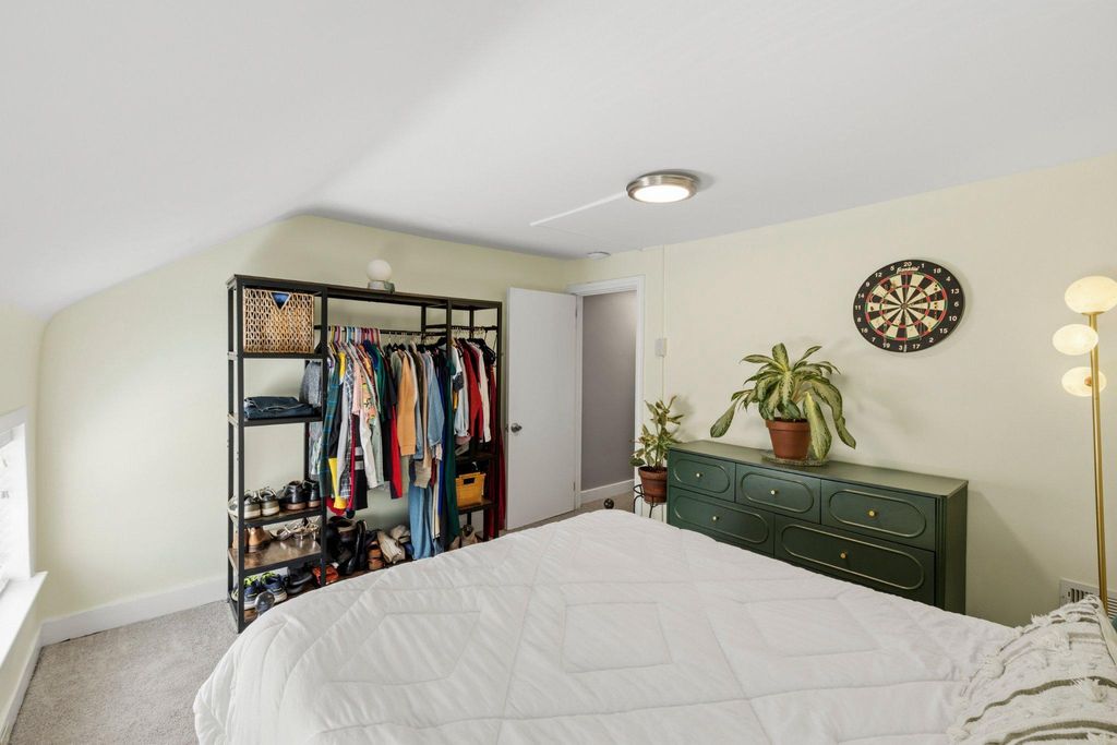 Image 19 of property listing at 465 W SOUTH ST, Frederick, MD 21701