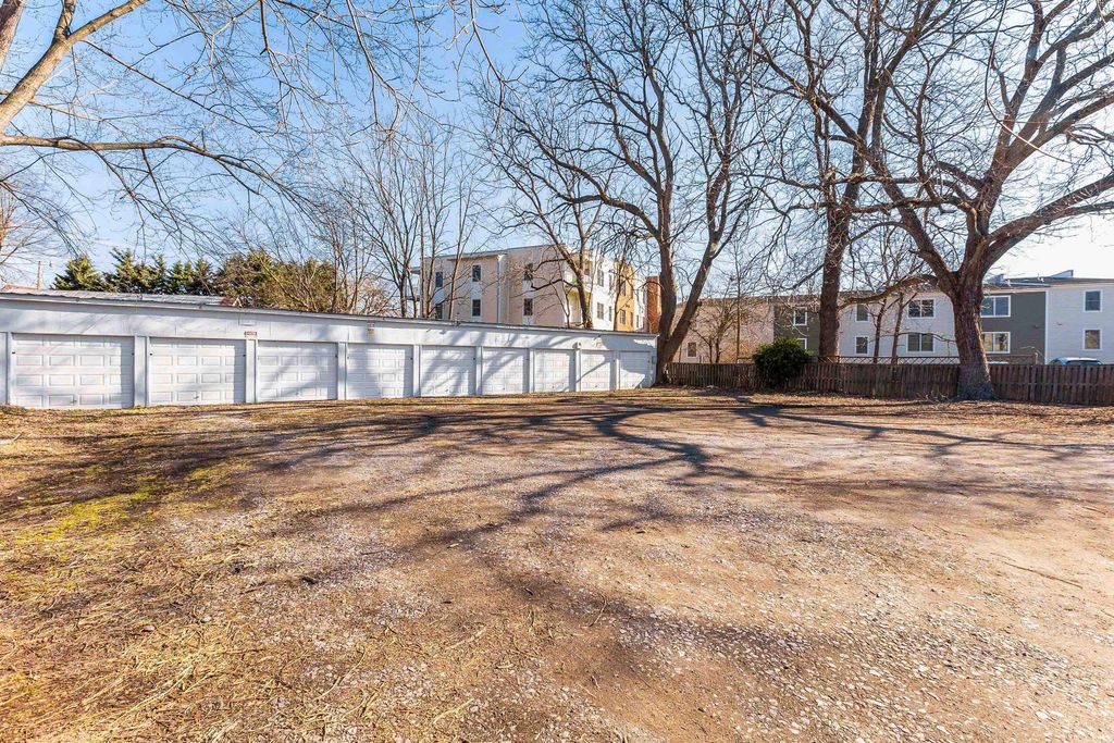 Image 32 of property listing at 465 W SOUTH ST, Frederick, MD 21701