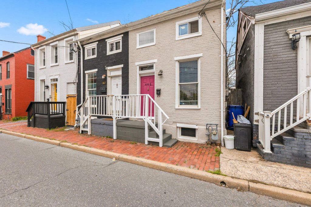 Image 6 of property listing at 465 W SOUTH ST, Frederick, MD 21701