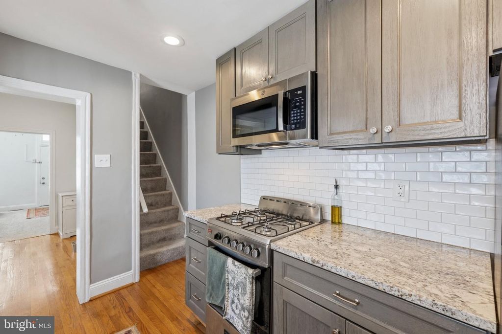 Image 10 of property listing at 465 W SOUTH ST, Frederick, MD 21701