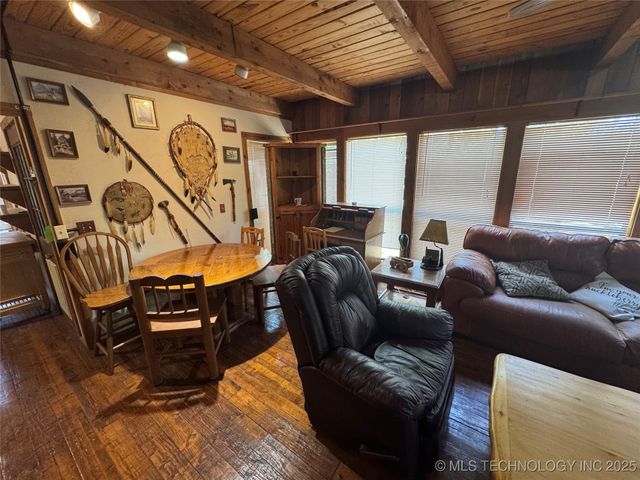 98 Kw Q, Moyers, OK 74557