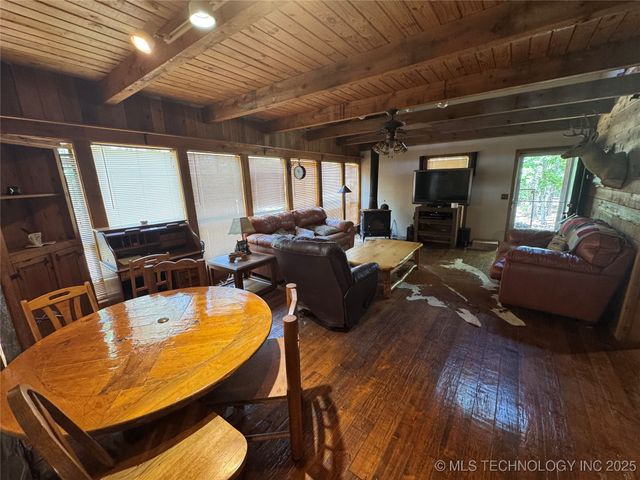 98 Kw Q, Moyers, OK 74557