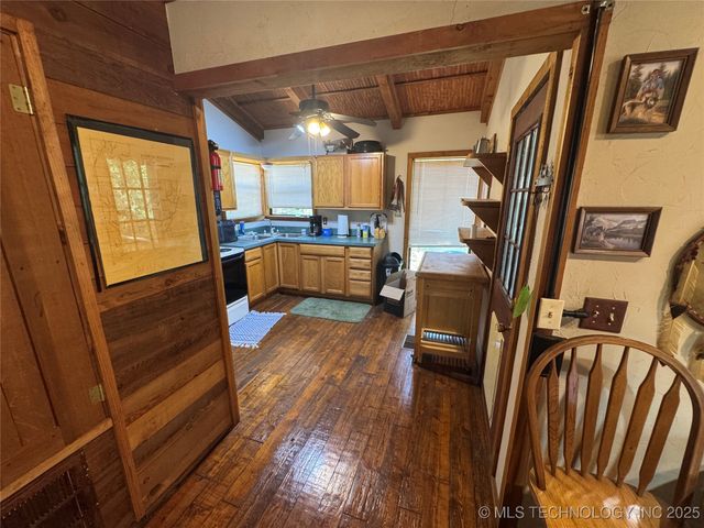 98 Kw Q, Moyers, OK 74557