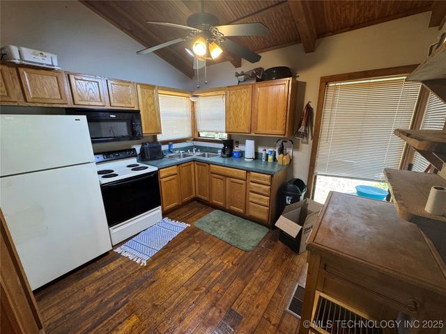 98 Kw Q, Moyers, OK 74557