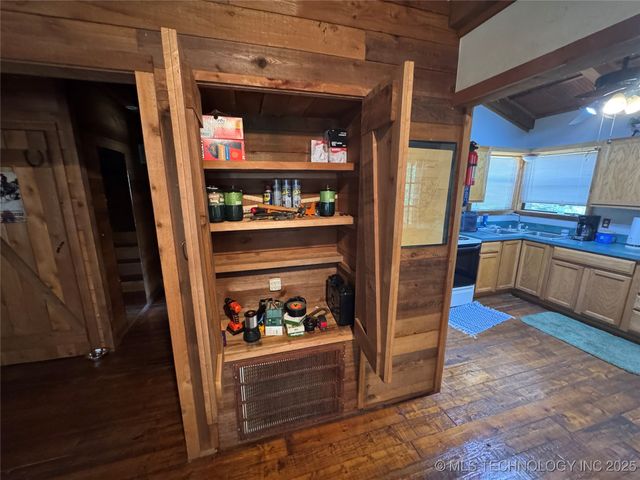 98 Kw Q, Moyers, OK 74557