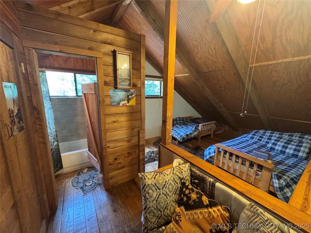 98 Kw Q, Moyers, OK 74557