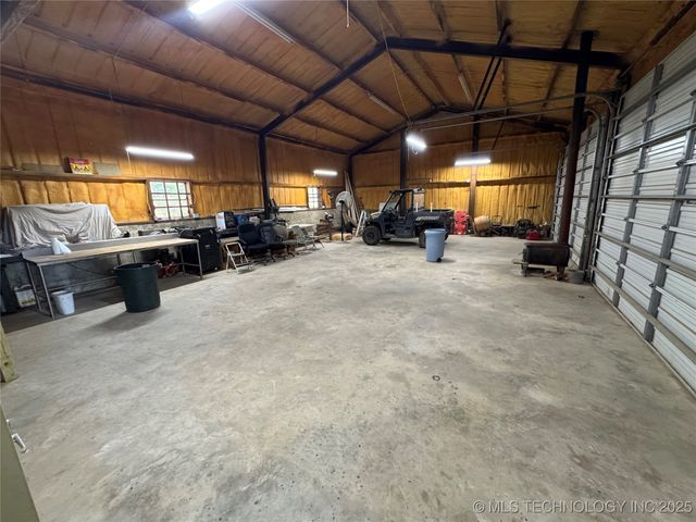 98 Kw Q, Moyers, OK 74557