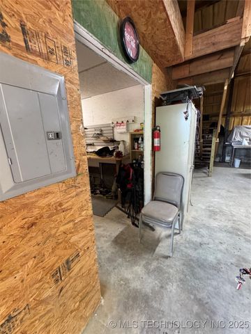 98 Kw Q, Moyers, OK 74557