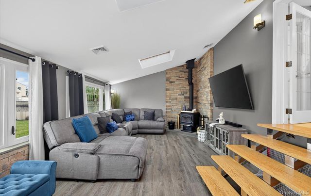 54 W 2nd Street, Freeport, NY 11520