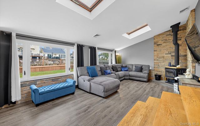 54 W 2nd Street, Freeport, NY 11520