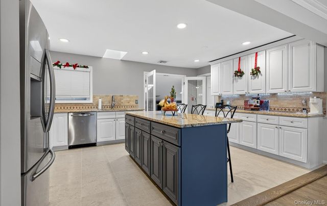 54 W 2nd Street, Freeport, NY 11520