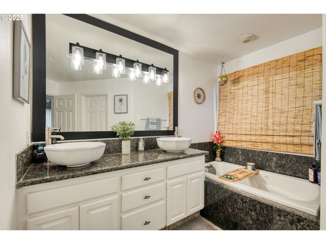 7531 Sw CRISP Dr, Beaverton, OR 97007