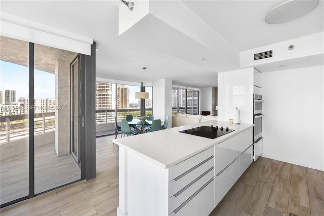 3530 Mystic Pointe Dr 1206, Aventura, FL 33180