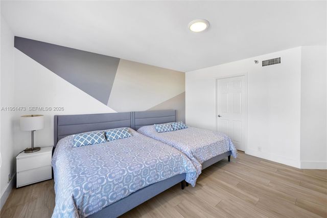 3530 Mystic Pointe Dr 1206, Aventura, FL 33180