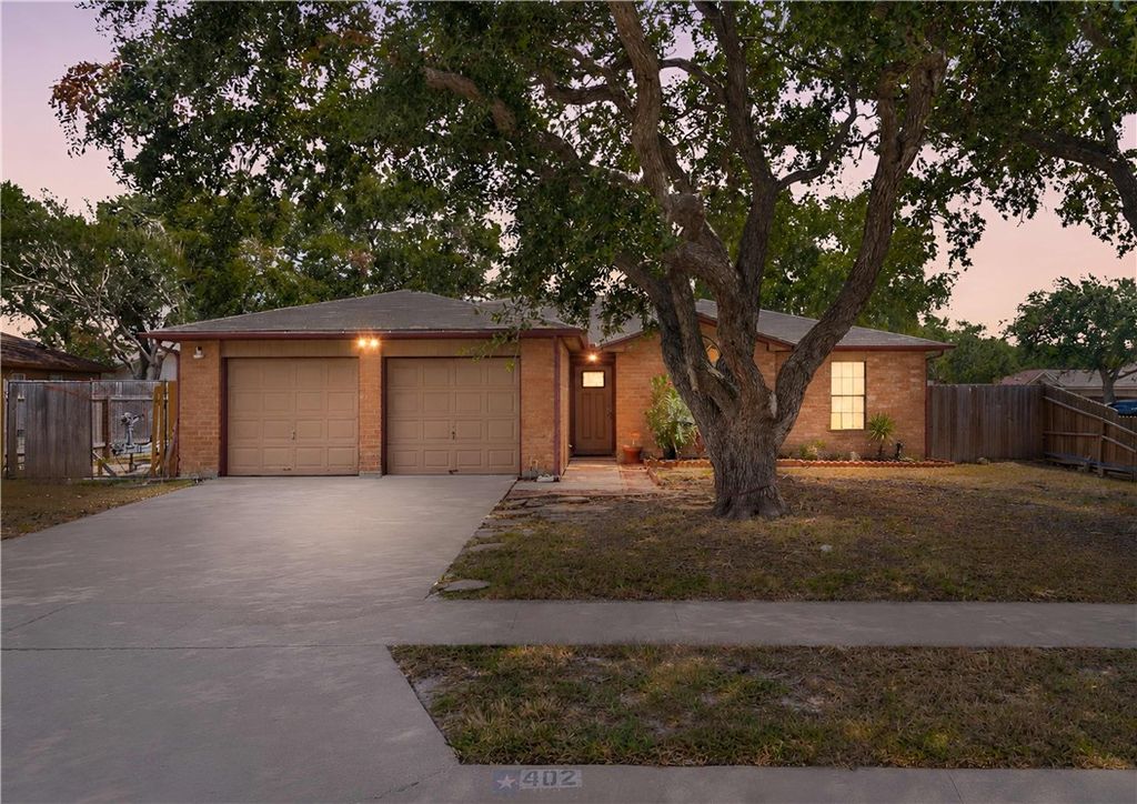 902 Saint Timothy St, Corpus Christi, TX 78418 — photo 2