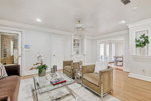 5322 W Mockingbird Lane, Dallas, TX 75209