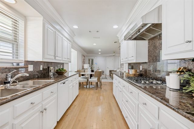 5322 W Mockingbird Lane, Dallas, TX 75209