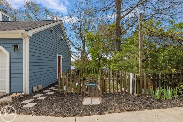 5231 Mattawa Drive, Independence Twp, MI 48348