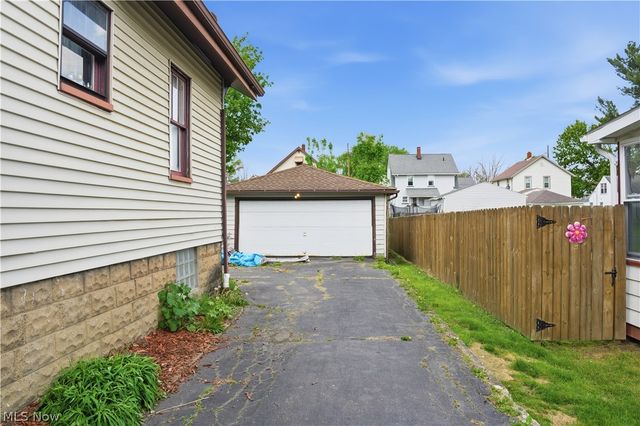 83 Como Street, Struthers, OH 44471