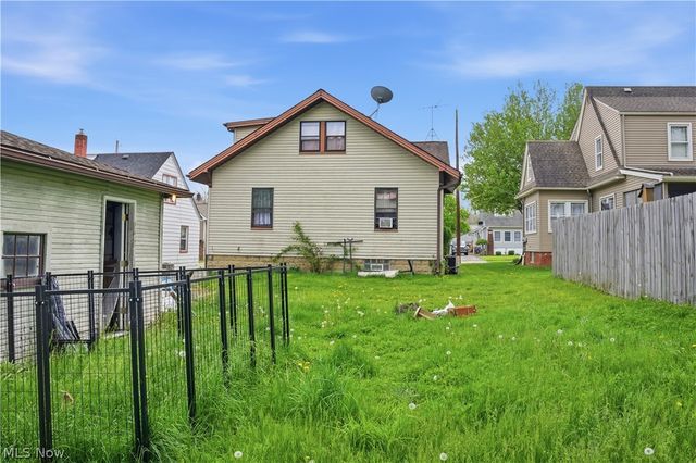 83 Como Street, Struthers, OH 44471