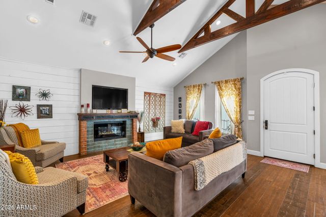 4402 E TURNEY Avenue, Phoenix, AZ 85018