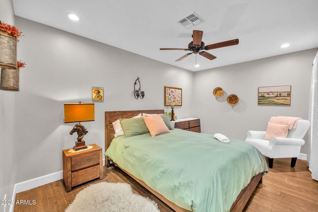 4402 E TURNEY Avenue, Phoenix, AZ 85018