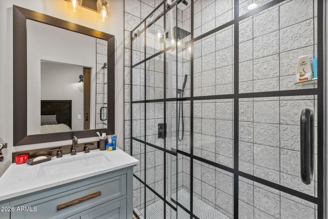 4402 E TURNEY Avenue, Phoenix, AZ 85018