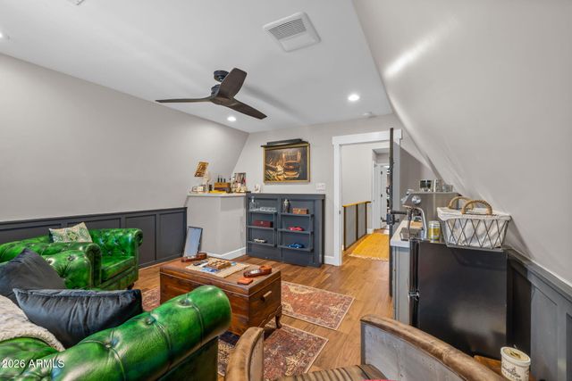 4402 E TURNEY Avenue, Phoenix, AZ 85018