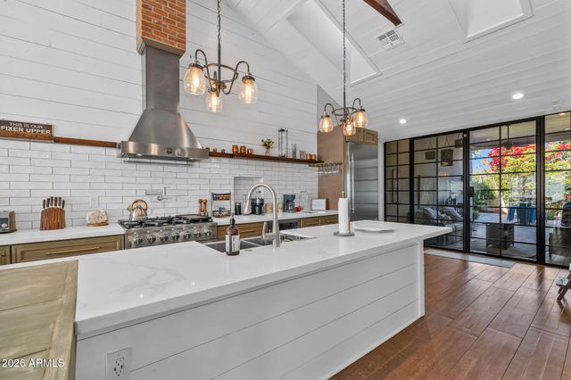 4402 E TURNEY Avenue, Phoenix, AZ 85018