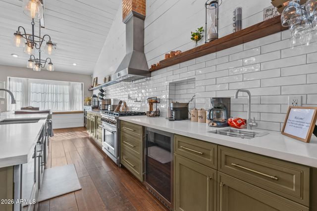 4402 E TURNEY Avenue, Phoenix, AZ 85018