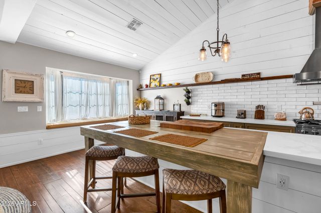 4402 E TURNEY Avenue, Phoenix, AZ 85018