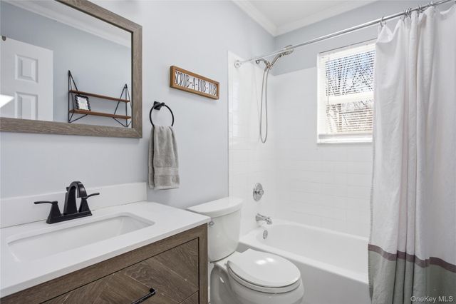 254 40th Street, Copiague, NY 11726