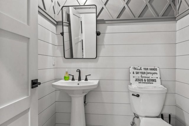 375 Pinehurst Drive, Nekoosa, WI 54457