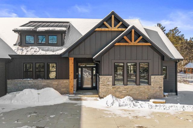 375 Pinehurst Drive, Nekoosa, WI 54457