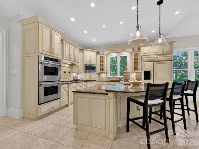7510 Seton House Lane, Charlotte, NC 28277