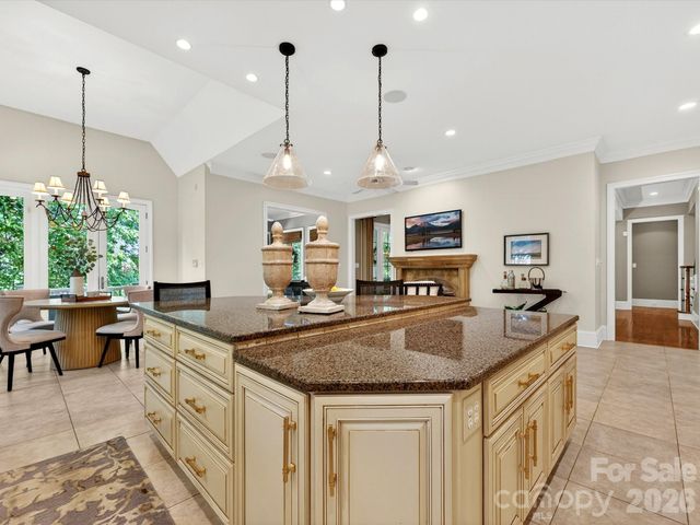 7510 Seton House Lane, Charlotte, NC 28277