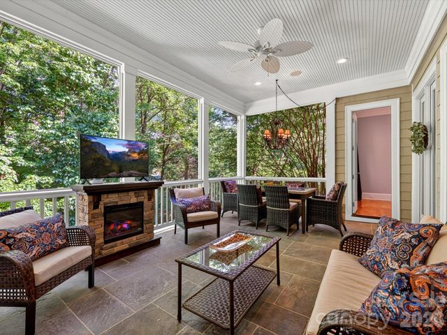 7510 Seton House Lane, Charlotte, NC 28277