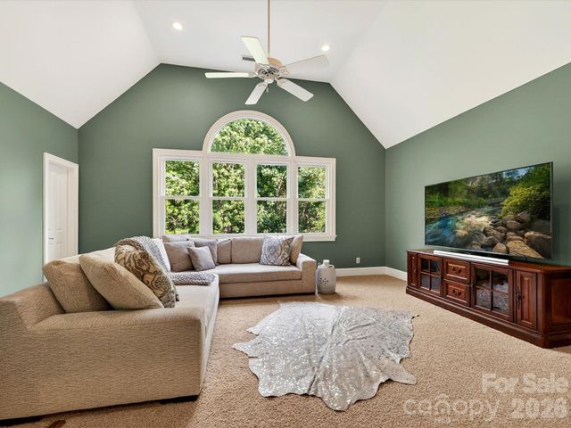7510 Seton House Lane, Charlotte, NC 28277
