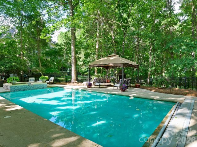 7510 Seton House Lane, Charlotte, NC 28277