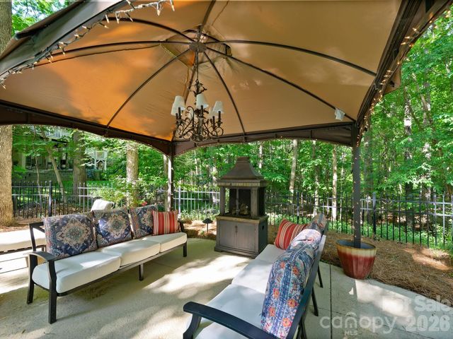 7510 Seton House Lane, Charlotte, NC 28277