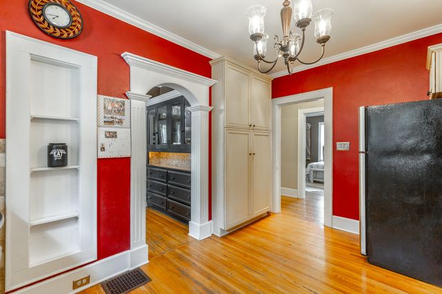 1125 S Crest Road, Rossville, GA 30741