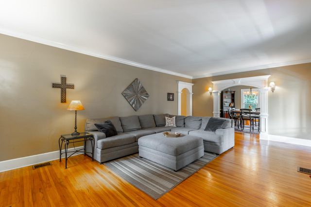 1125 S Crest Road, Rossville, GA 30741