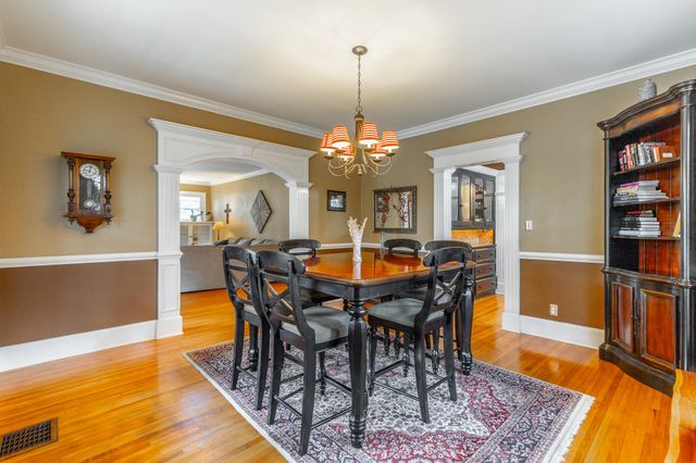 1125 S Crest Road, Rossville, GA 30741